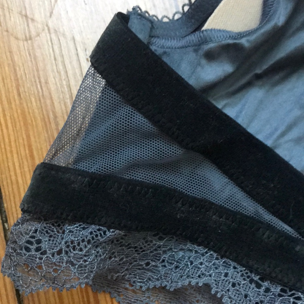 VS Bralette - Picture 5 of 7